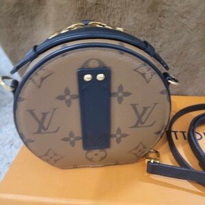 LOUIS VUITTON
2023 Monogram Reverse Mini Boite Chapeau